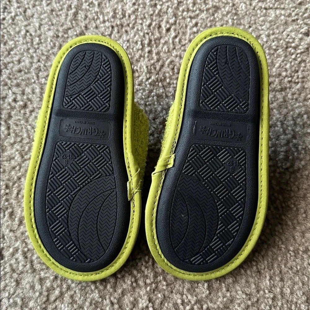 Grinch Kids Slippers - Green and Red